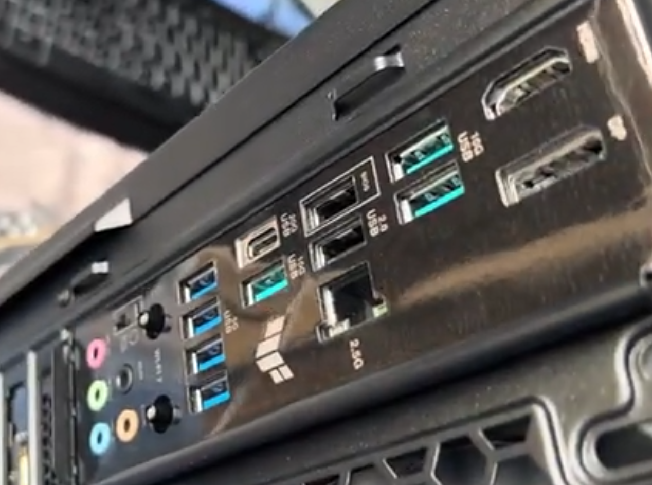 Don't use the wrong HDMI port